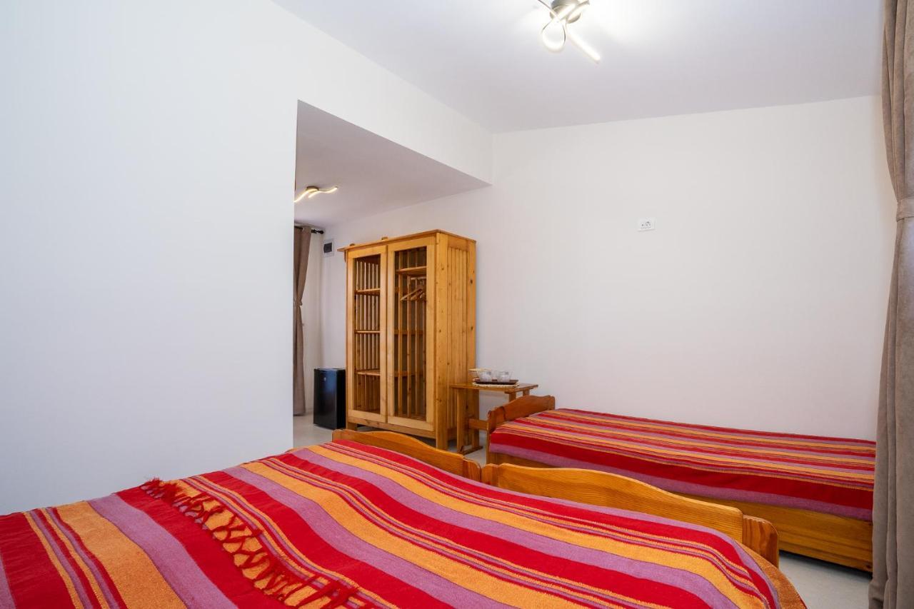 Отель Casa Nikita Вама-Веке Экстерьер фото